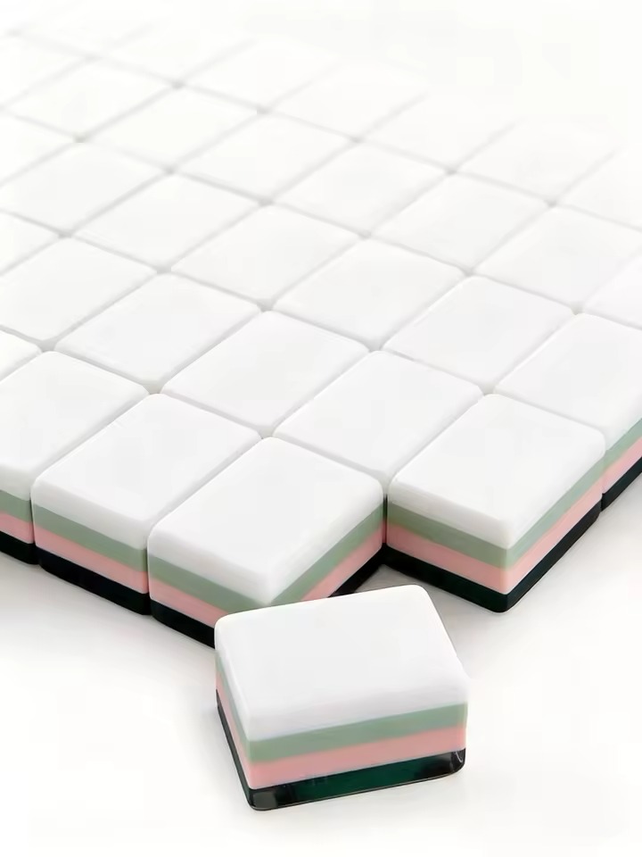 Portable Foldable Acrylic Mahjong Set detail view
